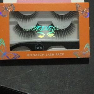 Flirtacious Looks Cosmetics Monarch Lash Pack